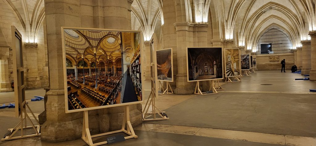 Kunsttransporte Stockhausen in Paris für Künstler Ahmet Ertug